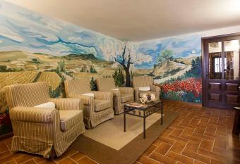 Casa Rural La Corchea allows 18 year olds to book a room