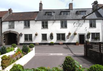 The George at Nunney allows 18 year olds to book a room