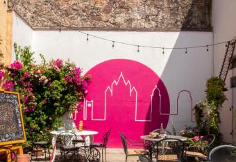 Hotel Punto 79 has Balcony rooms