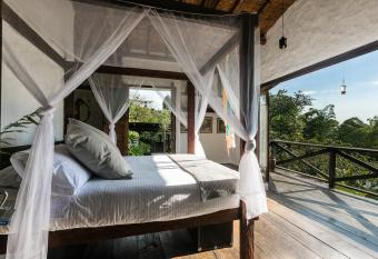 Caba  as en la monta  a Viga Vieja allows 18 year olds to book a room