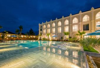 My Son Heritage Resort and Spa has Balcony rooms