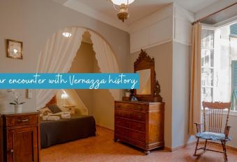 La Casa di Eio allows 18 year olds to book a room