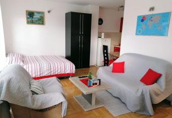 Good Host has Balcony rooms