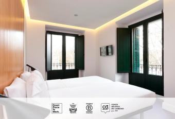SLEEP N Atocha - B Corp Certified has Balcony rooms