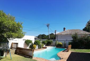 Coons Cove allows 18 year olds to book a room