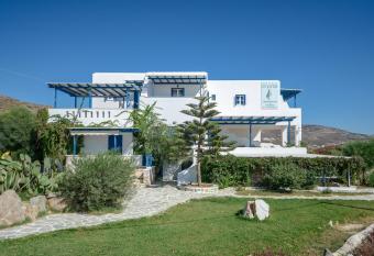 Crystal Naxos 1 Studios at Mikri Vigla has Balcony rooms