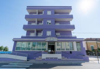 Beach Suite Hotel has Balcony rooms