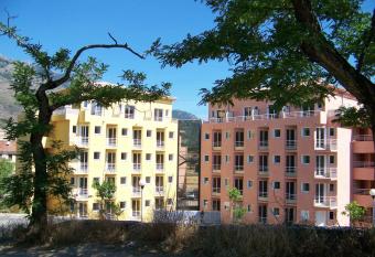 Vanina Park has Balcony rooms