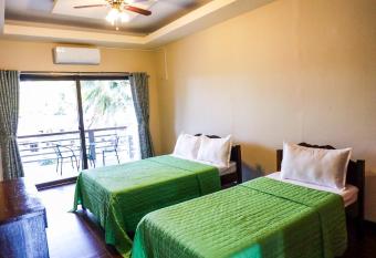 Minshuku KCS Hotel and Restaurant has Balcony rooms