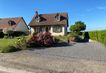 La cl   des champs has Balcony rooms