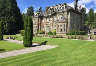 Clonalis House - Guesthouse allows 18 year olds to book a room