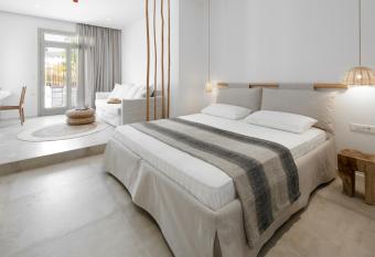 Arco Solium Suites allows 18 year olds to book a room