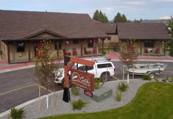 Golden Stone Inn has Balcony rooms