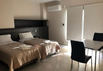 Complejo Edificio Rosario allows 18 year olds to book a room