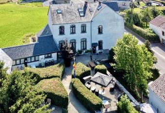 B&B Les Ecoliers has Balcony rooms