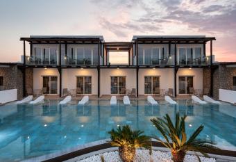 Nama Retreat has Smoking/Balcony rooms