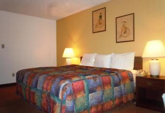 Red Lion Inn & Suites Yakima allows 18 year olds to book a room