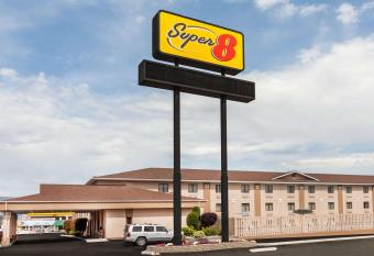 Quality Inn Wenatchee-Leavenworth allows 18 year olds to book a room