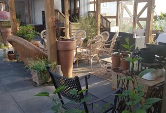 The Old School House - Gaulverjaskoli allows 18 year olds to book a room