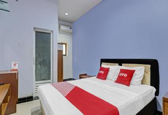 OYO 90553 Arteri Guest House allows 18 year olds to book a room