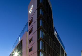 Marlin Hotel Stephens Green allows 18 year olds to book a room