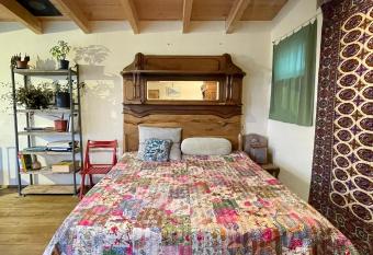 Cozy cottage in countryside close to Tbilisi has Balcony rooms