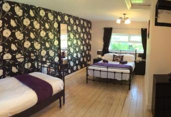 The Golden Lion Hotel allows 18 year olds to book a room