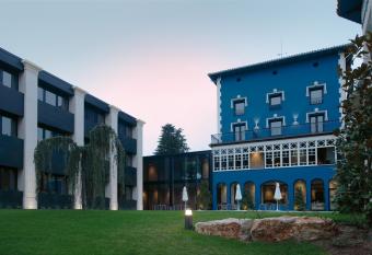 Balneario Font Vella- Adults Only allows 18 year olds to book a room