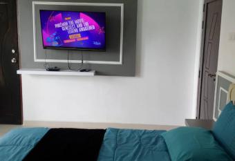 Captain s Cabin Resort - Naval Heritage (Swimming Pool) has rooms with a private hot tub