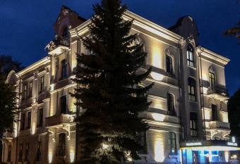 Grand Hotel Roxolana has Balcony rooms