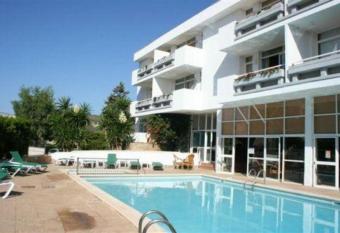 Apartamentos Martha s allows 18 year olds to book a room