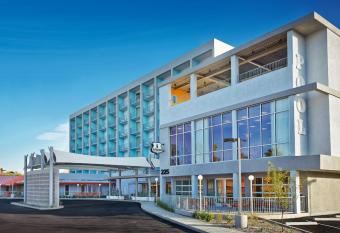 Graduate by Hilton Tempe has Balcony rooms