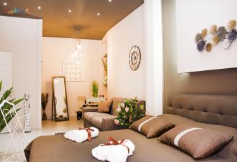 Sweet House has Balcony rooms