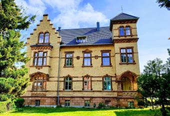 Villa Bianca am Huy has Balcony rooms