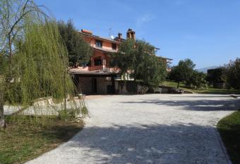 alloggio turistico confortevole Passo Corese has rooms with a private hot tub