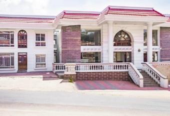 The Majestic Crown has Balcony rooms