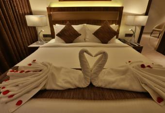 Hotel Luminara has rooms with a private hot tub