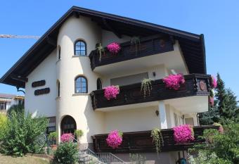 Pension Haus Erika allows 18 year olds to book a room