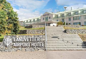 Landvetter Airport Hotel, Best Western Premier Collection allows 18 year olds to book a room