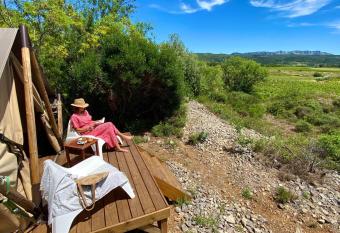 Lodge en Pays Cathare allows 18 year olds to book a room