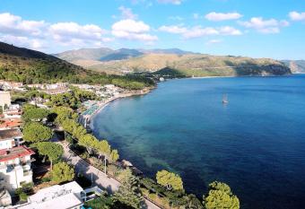 Villa Edwige B&B allows 18 year olds to book a room