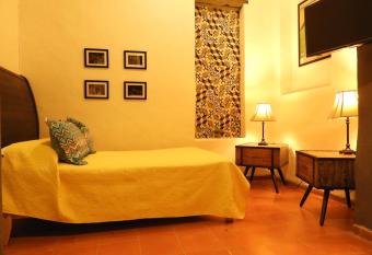 El Rincon de Cervantes Secret House by Lunian allows 18 year olds to book a room