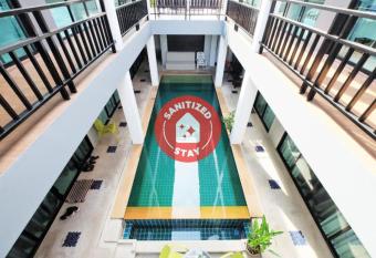 Tina Boutique Resort allows 18 year olds to book a room