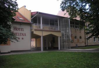 Hotel Thelena allows 18 year olds to book a room