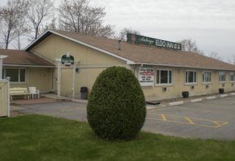 Auberge Eldo Inn allows 18 year olds to book a room