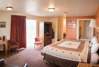 Broken Spur Inn & Steakhouse allows 18 year olds to book a room