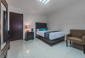 Suites Ejecutivas Monterrey allows 18 year olds to book a room