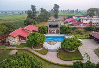 StayVista at Dudley Manor allows 18 year olds to book a room