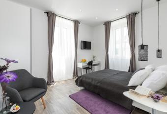 SeaBed Rooms1 Split allows 18 year olds to book a room