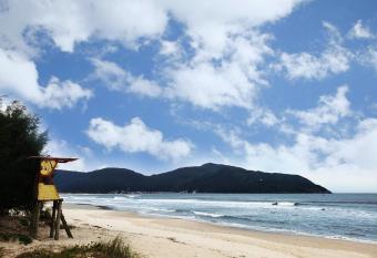 Casa Florian  polis: Praia - Sul da Ilha allows 18 year olds to book a room